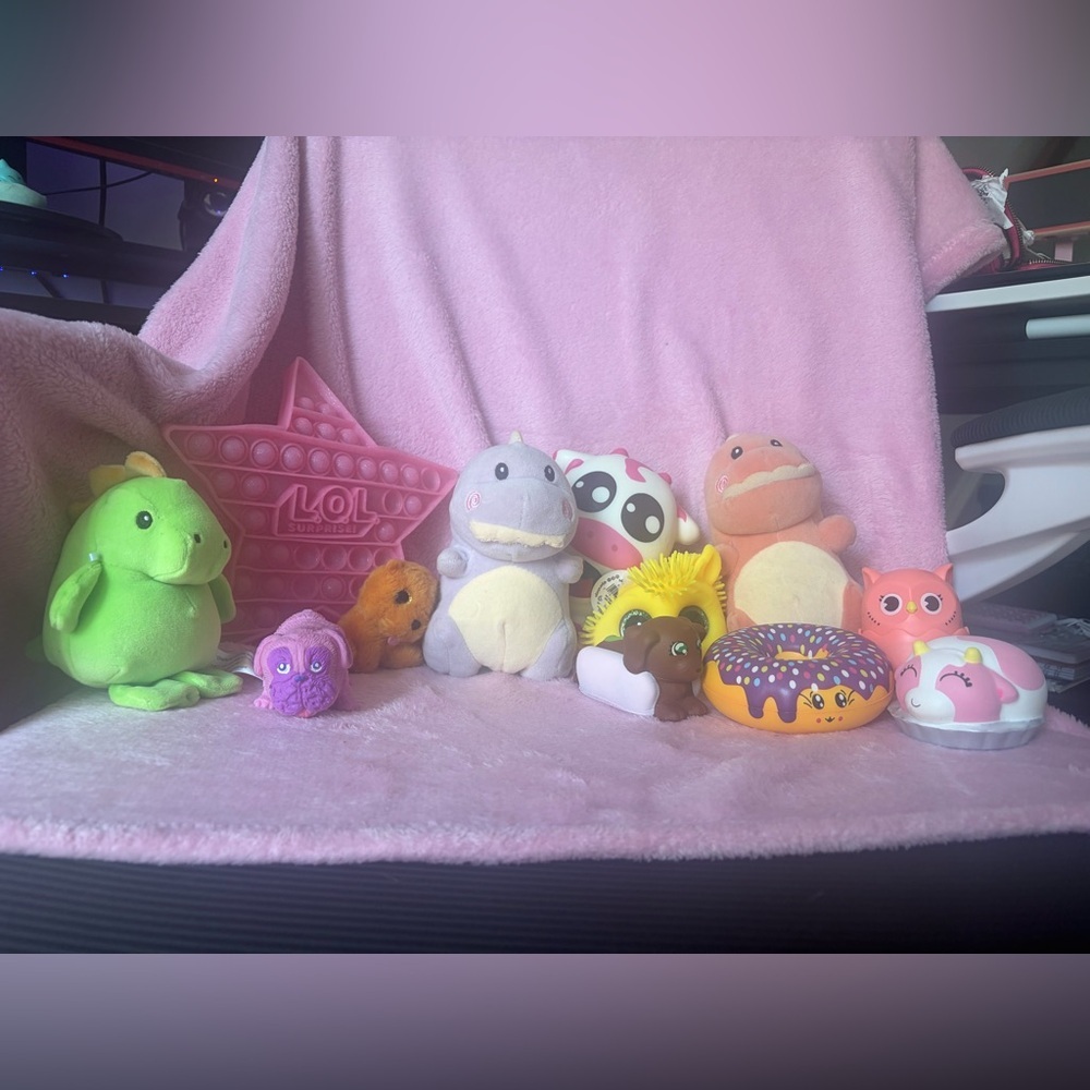 Large squishy / fidget toy lot